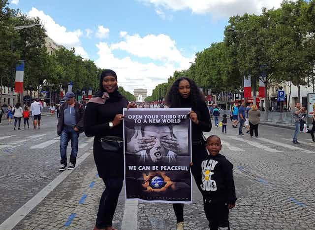 Champs-Élysées: We Can Be Peaceful
